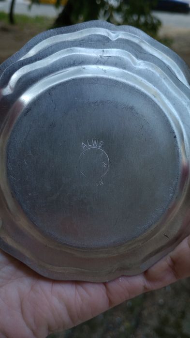 Немски подложни чинийки