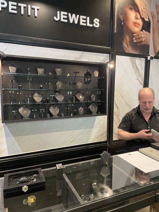 Пръстен с диаманти и изумруди (смарагди)!