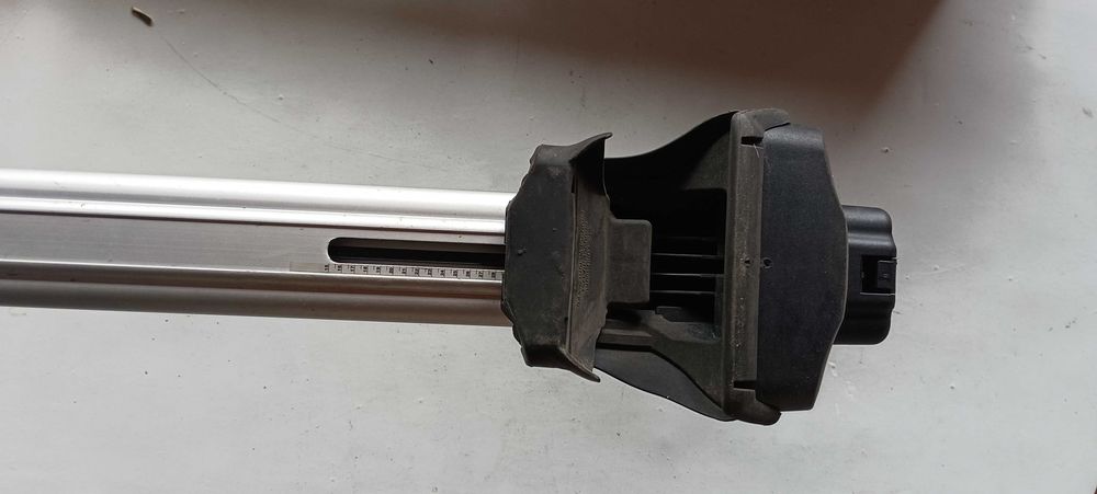 Комплект алуминиев багажник Thule AeroBar + лапи Thule 755 + багажник за ски