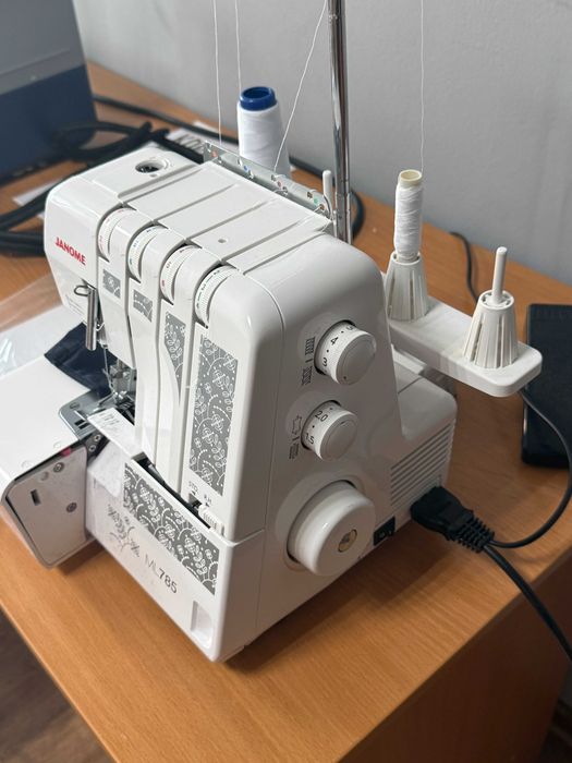 Продам Оверлог Janome ML 785