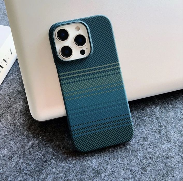 Iphone 16 pro max chehol Pitaka