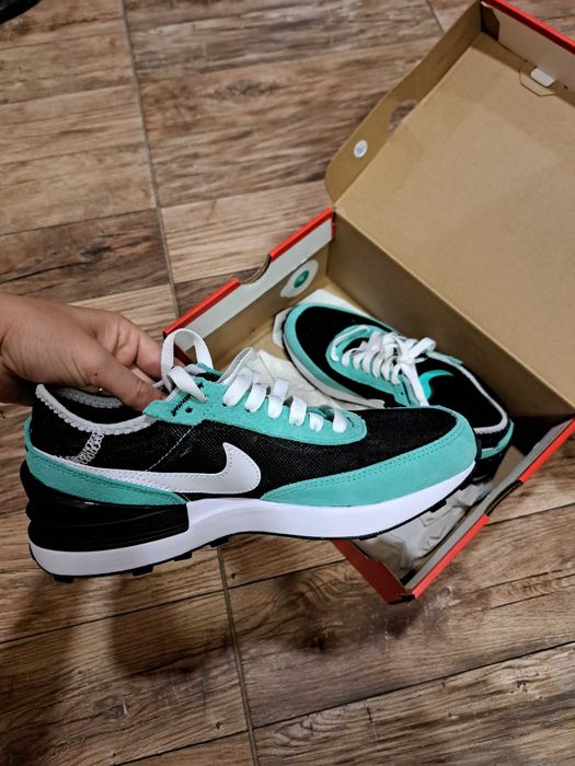 Дамски маратонки Nike waffle one