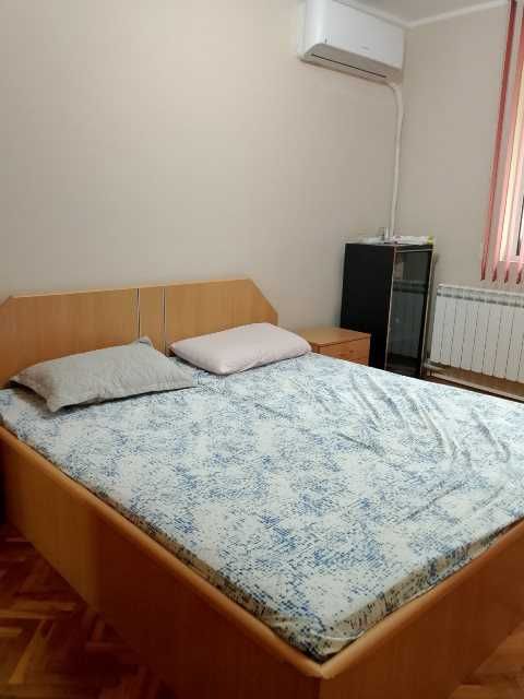 Дава се под наем Тристаен апартамент в Търговище, Център - 74 кв.м за 331.5 € - Снимка #10