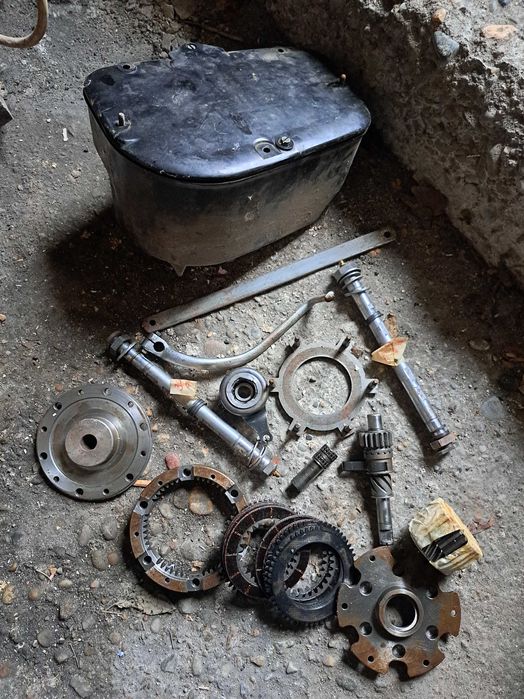 Части за МЗ ЕС175 2 Трофи