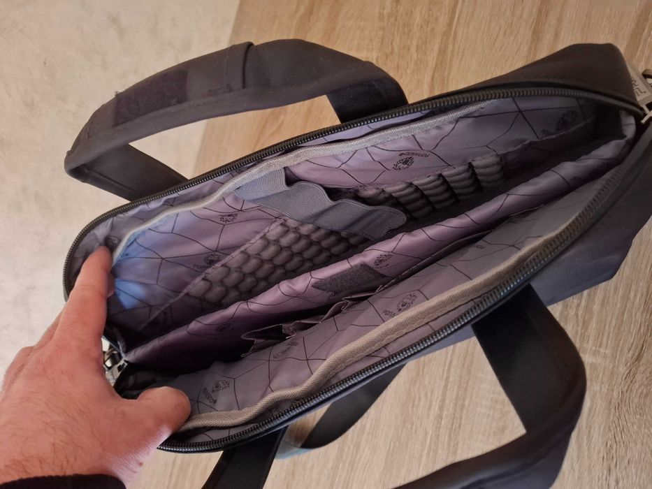 Чанта за лаптоп - Нова