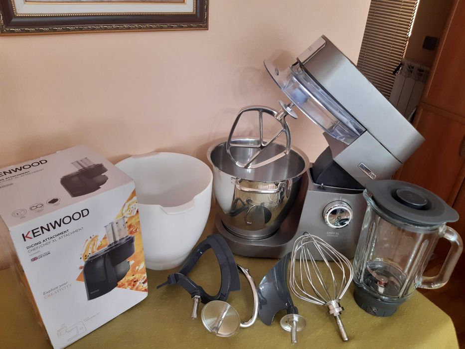 Кухненски робот KENWOOD Chef XL 1700W 6.7L KVL планетарен