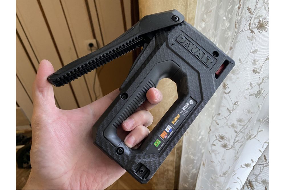 Такер DeWALT с въглеродни влакна DWHT80276 CARBON Fiber