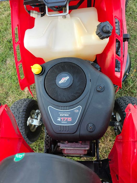Тракторна Косачка Briggs&Stratton  17,5. Коня. ПЕРФЕКТНА