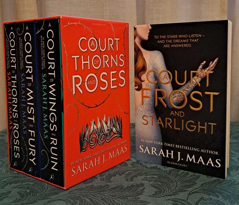 A Court of Thorns and Roses box set + Frost and Starlight, rare