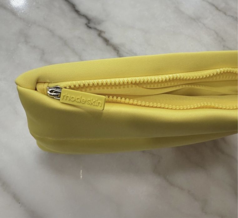Rhode Bubble Bag Summer Жълт козметичен несесер лимитирана колекция