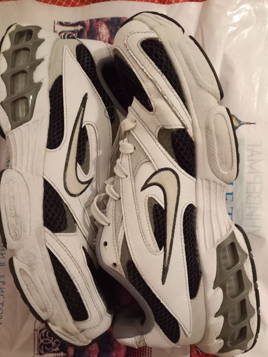 Кроссовки Nike белые