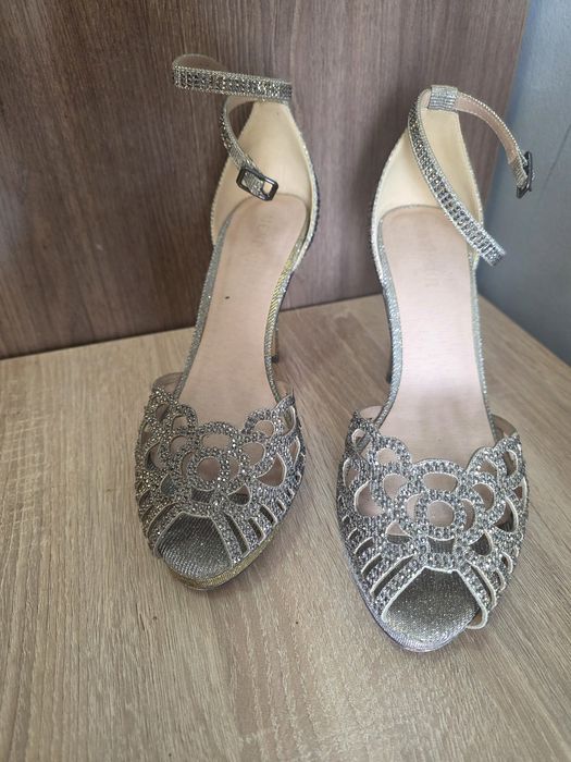 Официални обувки