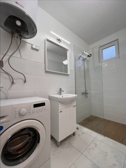 Дава се под наем Тристаен апартамент в София, Лозенец - 65 кв.м за 996.03 € - Снимка #7