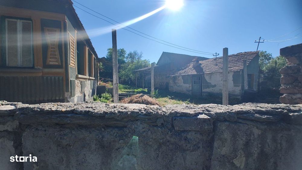 Vânzare Casă + Teren 1.330 Mp – Răpolțel, Județul Hunedoara