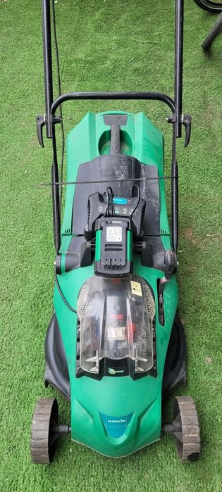 Vând mașina tuns iarba/gazon Gardenline 36v