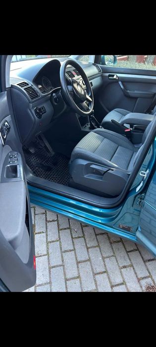 VW Touran 7 МЕСТЕН  2.0TDI много запазен перфектно състояние