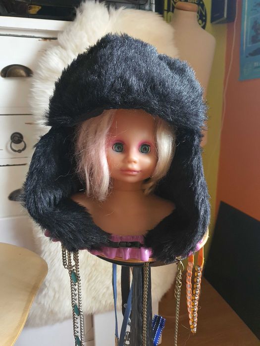 Caciula cu urechi din blana artificiala marimea 60