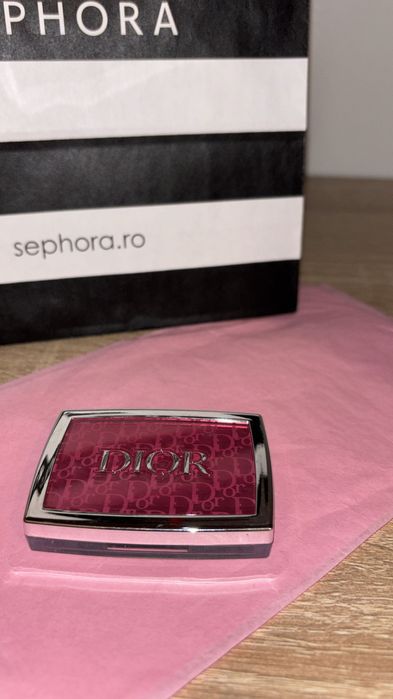 Dior rosy glow blush - 006 berry