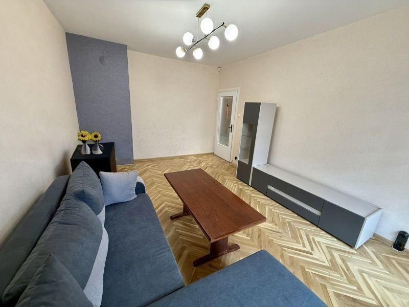 Двустаен апартамент в ж.к. Разсадника