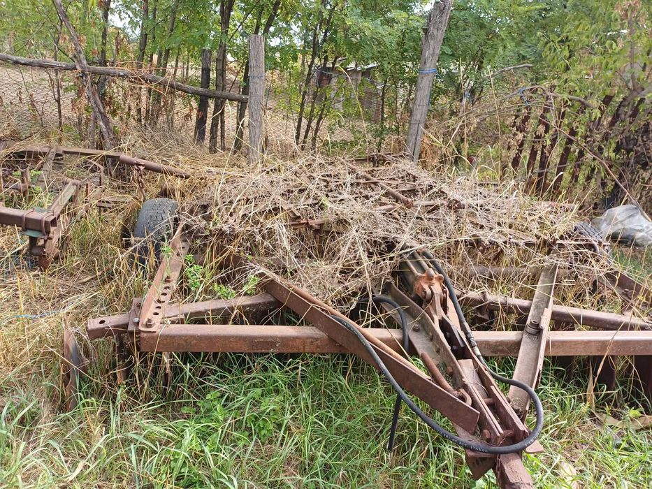 Vand tractor si utilaje agricole Ripiceni jud. Botosani