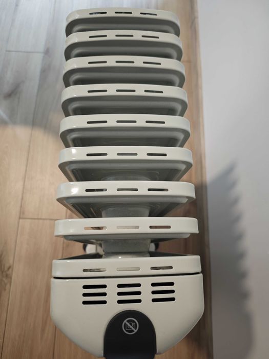 Продавам маслен радиатор Delonghi