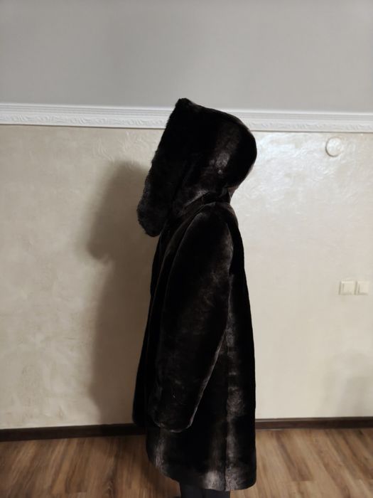 Шуба мутоновая,с норковым акцентом