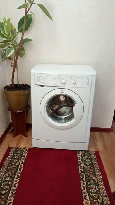 Стиральная машинка Indesit