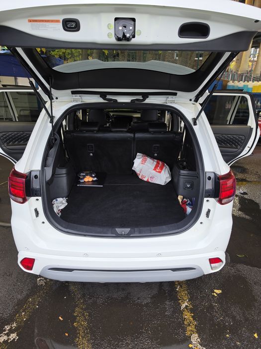 Mitsubishi Outlander 2019 benzină, 19.900 € — imagine 3