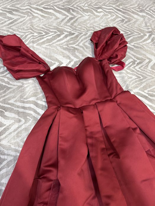 Платье шикарное в отличном состояние