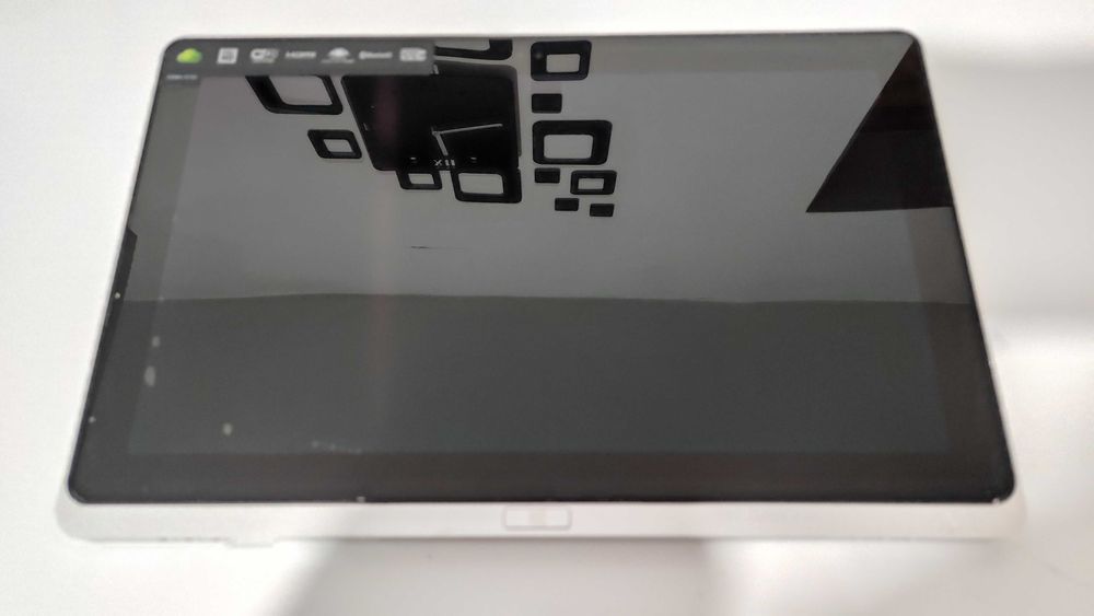 Acer Iconia W700 cu bateria defecta