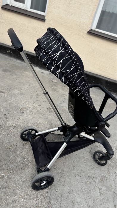 Коляска для прогулок