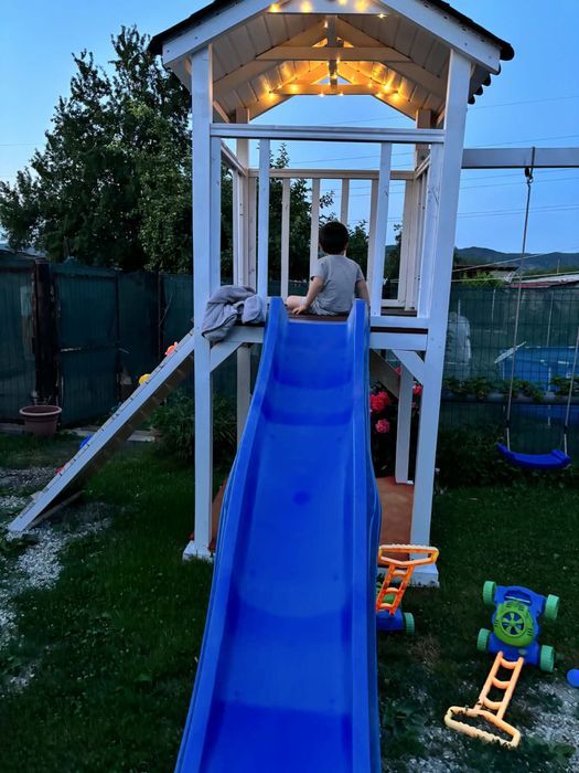 Loc de joacă pentru copii – tobogan + leagăn + căsuță