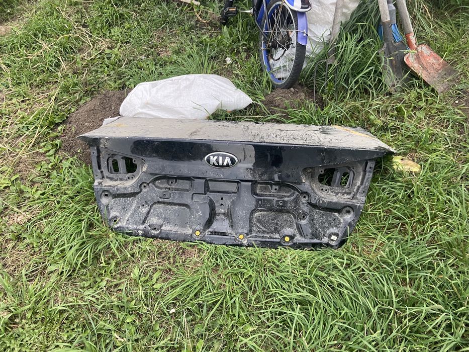 Продам крышка багажника kia optima