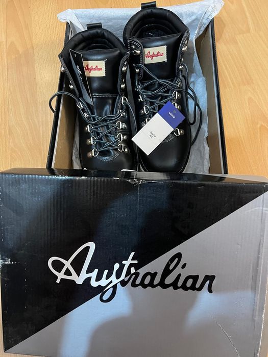 Bocanci Australian nr 40. Noi la cutie.