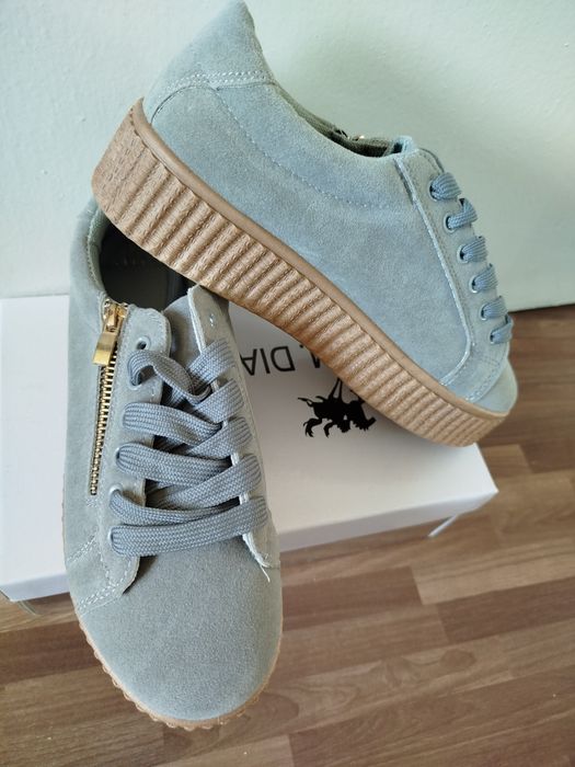 Дамски маратонки и обувки с ток