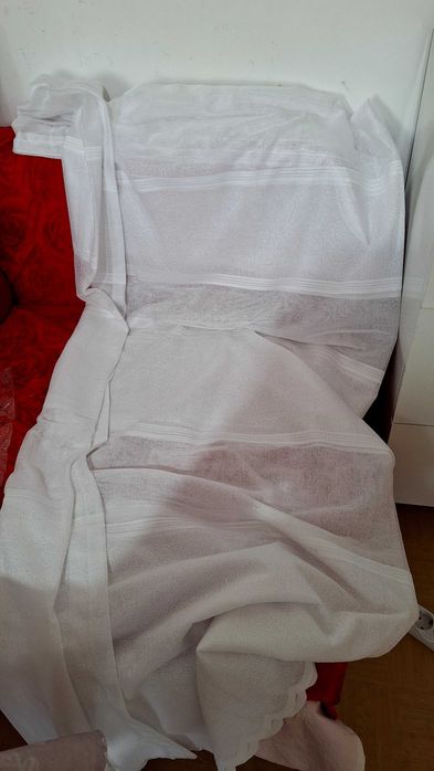 PERDELE ALBE, gen  IN , 2 bucati 300CM/180CM.