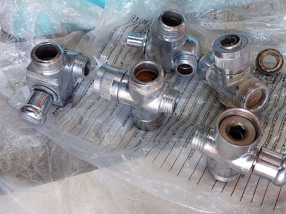 Набор диверторов  смесителя ванной.