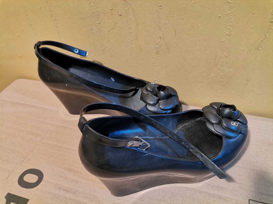 Два чифта дамски официални обувки