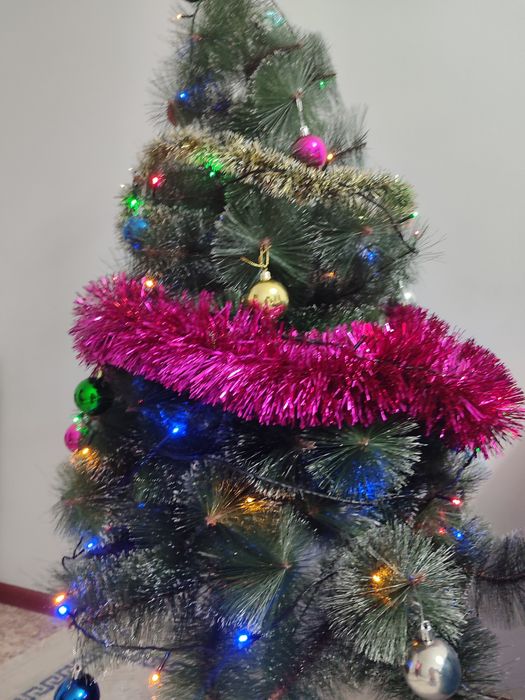 Продам ёлку 150см.