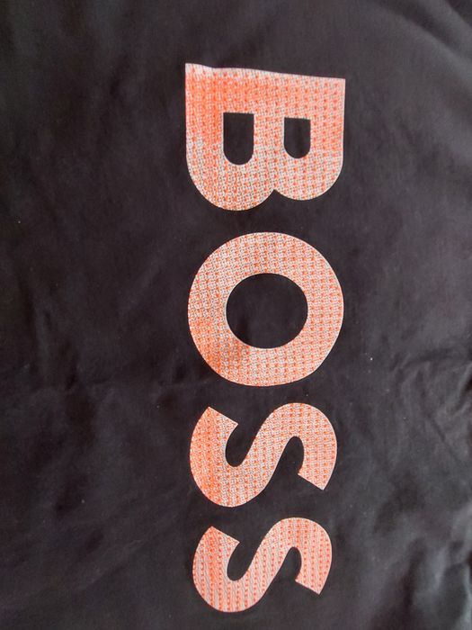 Tricou Boss , Mărimea M, nou