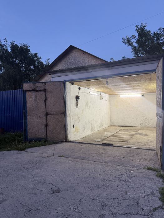 Продам дом в районе меновного