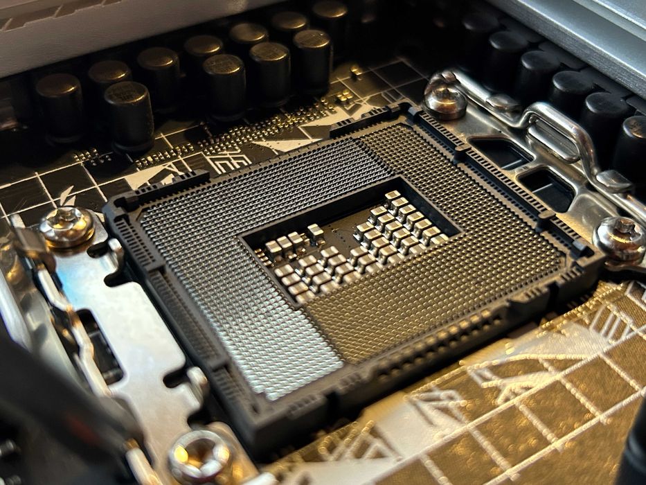 Дъно и процесор Rog Strix Z690-A Gaming WiFi D4 + i9 12900kf dont work