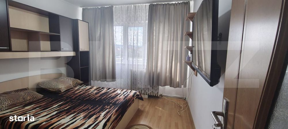 Apartament - 3 camere-  etaj intermediar, zona Lama