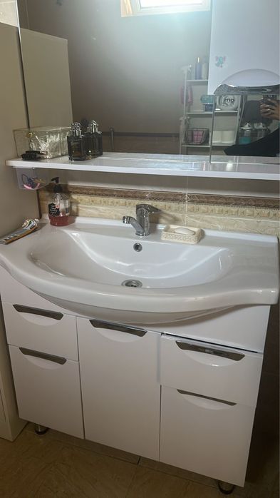 Тумба с мойкой с зеркалом