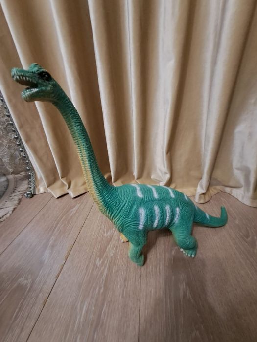 Игрушечные динозавры