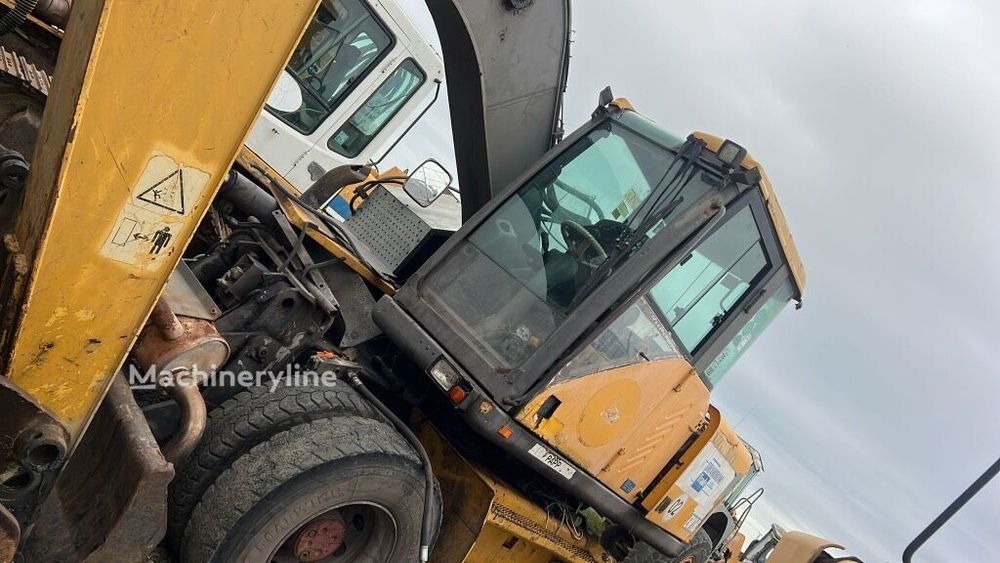 Distribuitor hidraulic pentru excavator Volvo EW 160