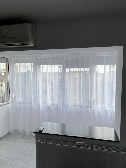 Inchiriez apartament