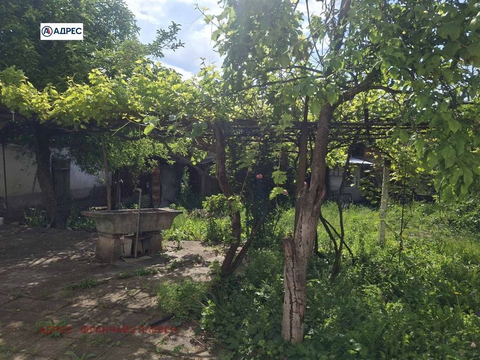 Къща в Плевен, област-с.Горни Дъбник площ 200 цена 36000