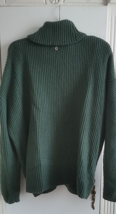Pulover foarte frumos verde marca Guess mărime 42