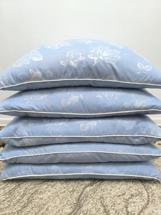 Продаются подушки.Перо.Пух.5 штук.